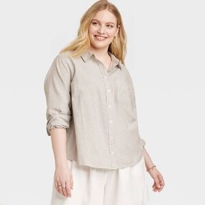 Universal Thread Women’s Long Sleeve Classic Fit Button Down Tan Striped